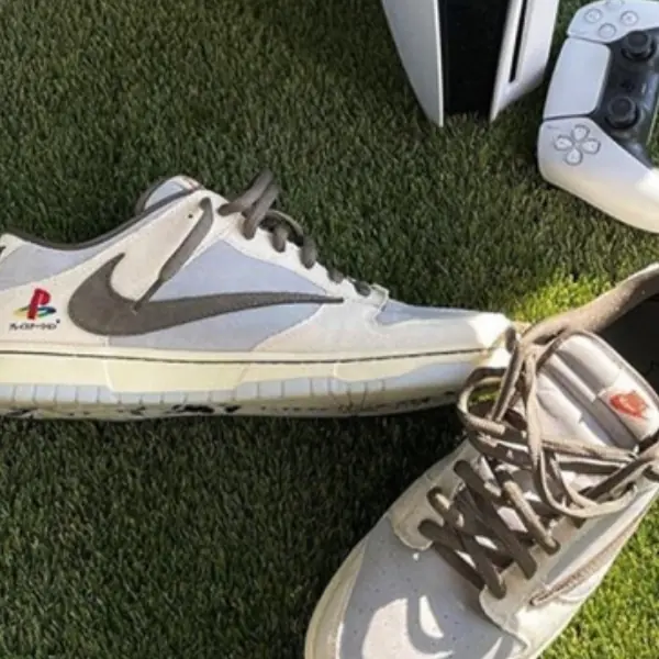 臉糊也可帶貨！Travis Scott 腳踩 Nike Dunk 聯名不稀奇，這兩款上身潮物竟然有「台灣販售」！