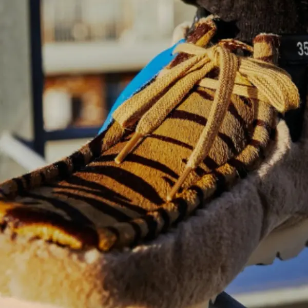 穿膩白鞋與黑鞋？冬天必備的「動物紋」AJ1、ASICS 一定要來一雙，網友：「太騷底了！」