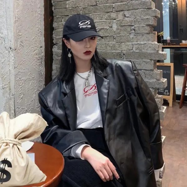 Jennie 也愛穿！潮妹必學「冬季皮衣穿搭術」只要這 3 點就能搭出超多驚喜！