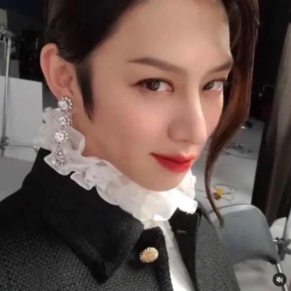 Super Junior 希澈神複製徐睿知，美到忘了他已經 37 歲！超狂凍齡技巧靠「每天 2 次」？