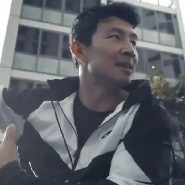 漫威電影第一個亞裔超英！劉思慕展現《尚氣》中國功夫武打影片，自豪秀出好身手！