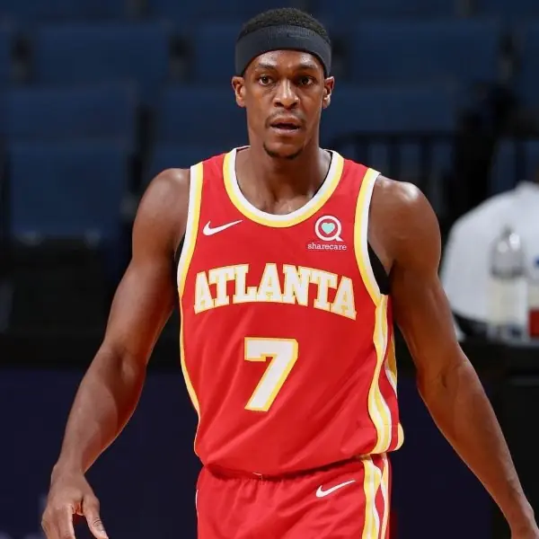 氣氛火爆！NBA 球星 Rondo 與女友在停車場打人糾紛影片曝光，受害女子求償 100 萬美元