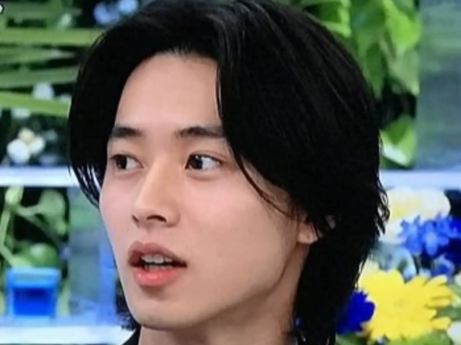 日本男人最想擁有的臉！《今際之國的闖關者》「魯蛇」山崎賢人，戲外竟是漫改王子⋯3 大魅力大解密！