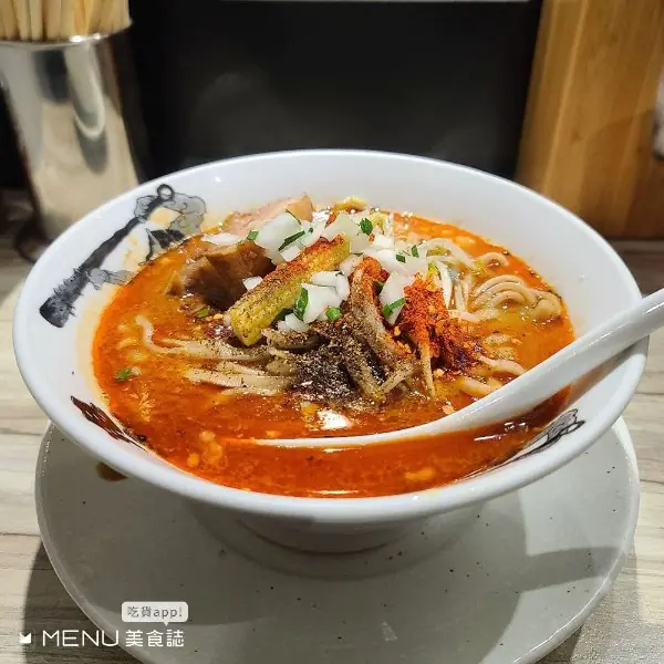 拉麵控都吃過了嗎？還沒開門就有人在排隊，台北人氣拉麵你最愛哪家