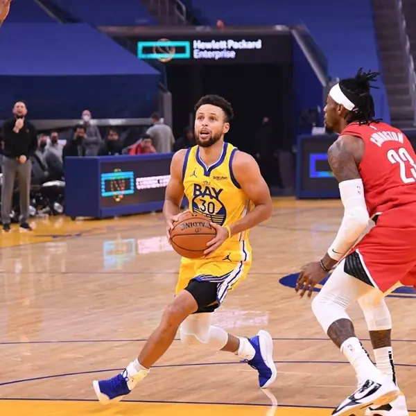 NBA／咖哩小子發威！Curry 轟 62 分創個人得分新高，狂噴不講理三分射爆拓荒者