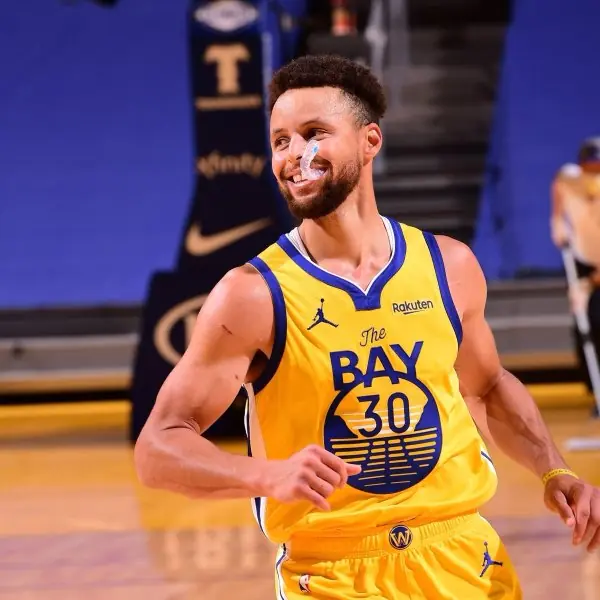 NBA／打臉酸民！Curry 狂炸 62 分吸引球星們熱議，Iguodala：不要再小看我兄弟！