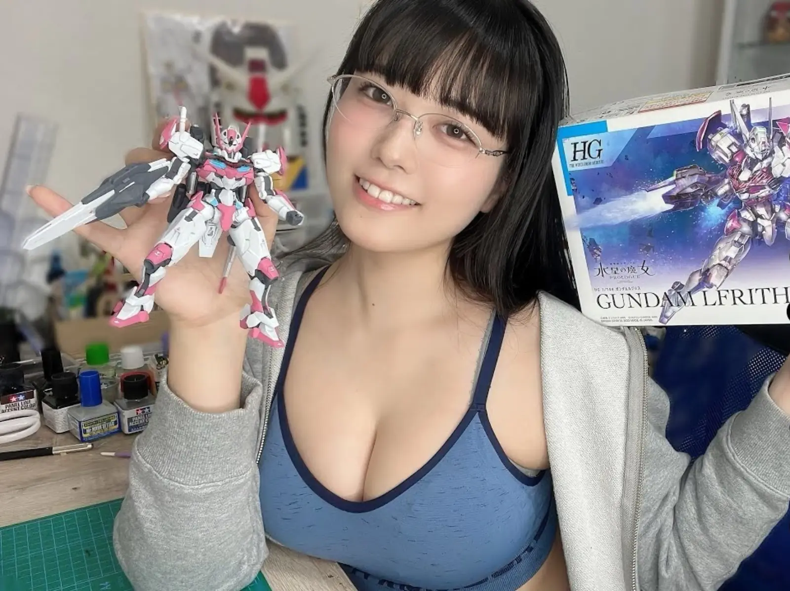 G杯歐派寫真偶像東雲海的鋼彈教學時間！好想跟她一起 DIY！【野生抓正妹】