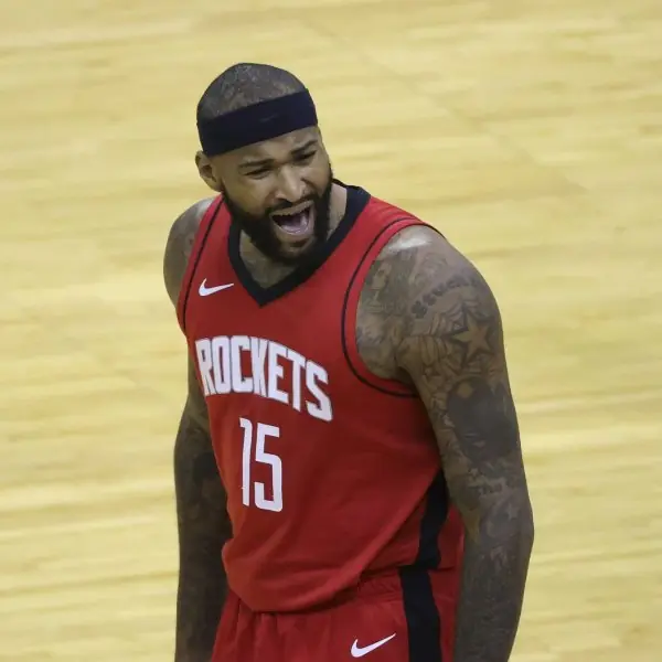 NBA／又來了！表弟 DeMarcus Cousins 重擊詹皇頭部，遭判二級惡意犯規驅逐出場
