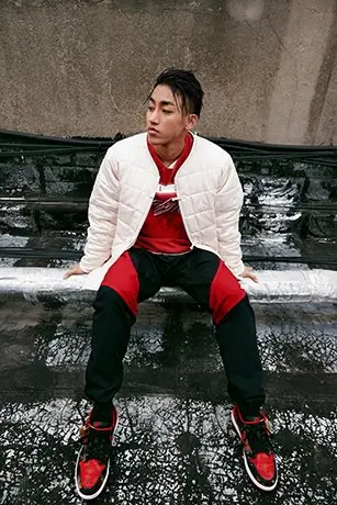 誰說 CNY 系列一定進 Outlet？看完 AJ1、CURRY 8 等 5 雙新年限定潮鞋，你的荷包可能會守不住！