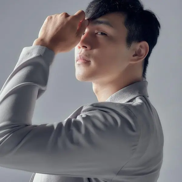台版「東尼大木」太有才！從當 AV 男優到個人 MV 音樂都沒問題，Dcard 網友：被 AV 耽誤的歌手