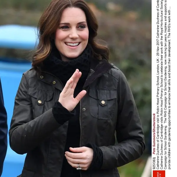 英倫學院派！濕冷寒冬學皇室 《The Crown》第四季中英國皇室與他們的Barbour Jackets，追劇看穿搭！