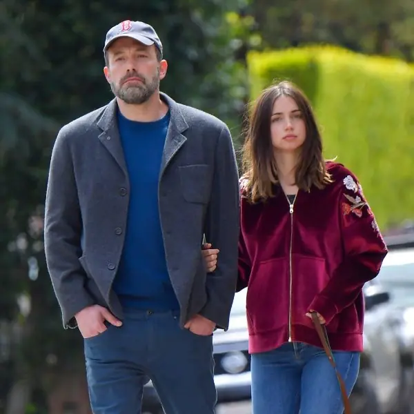 曾被說像「爸爸帶女兒」！班艾佛列克與《007 生死交戰》Ana de Armas 宣告分手！