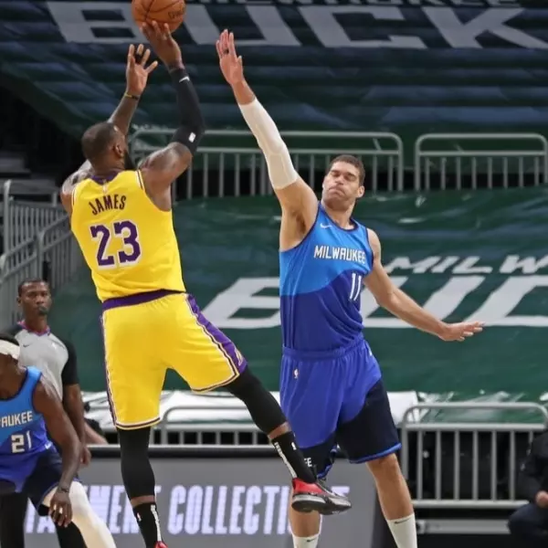 NBA／聯盟第一人還是我！詹皇 34 分率湖人擊退公鹿，字母哥「中投麵包」還發生 9 次失誤