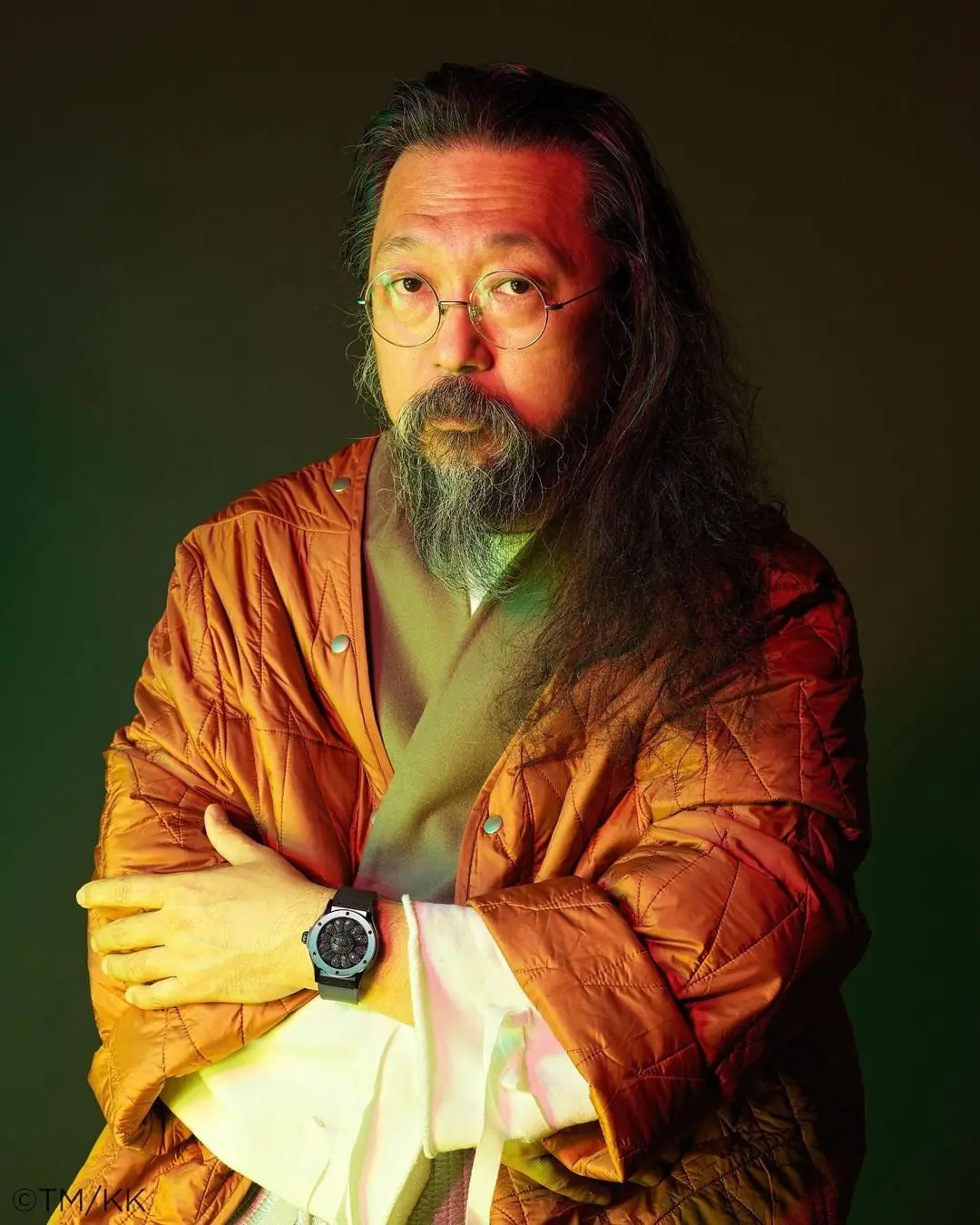 微笑小花會旋轉耶！2021年村上隆攜手HUBLOT聯名超限量「黑鑽經典小花手錶」，炒賣行情粗估破百萬！