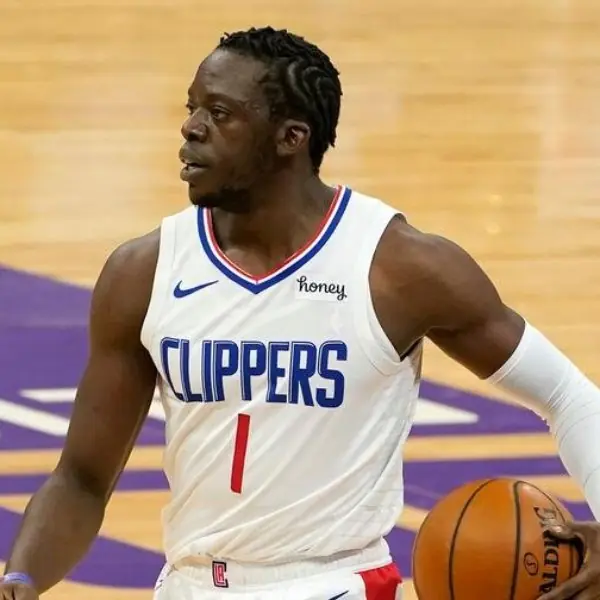 NBA／如膠似漆！快艇 Reggie Jackson 在場邊幫 Ibaka 按摩胸部，美國鄉民：團隊氣氛真好