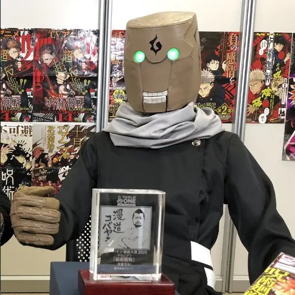 《咒術迴戰》作者芥見下下受訪搞笑回答：其實我也不太懂「無量空處」，畢竟我是文科生。