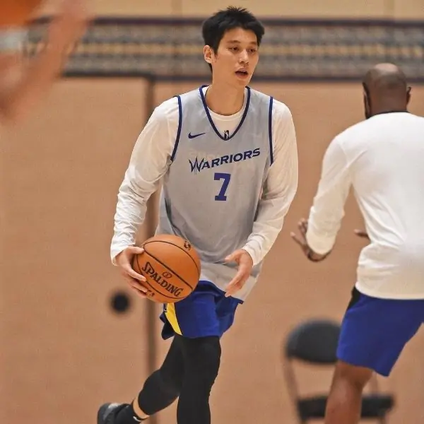 NBA／不玩頭髮了！林書豪 G 聯盟訓練營畫面曝光，好友 Curry 暖心鼓勵：一起加油吧兄弟