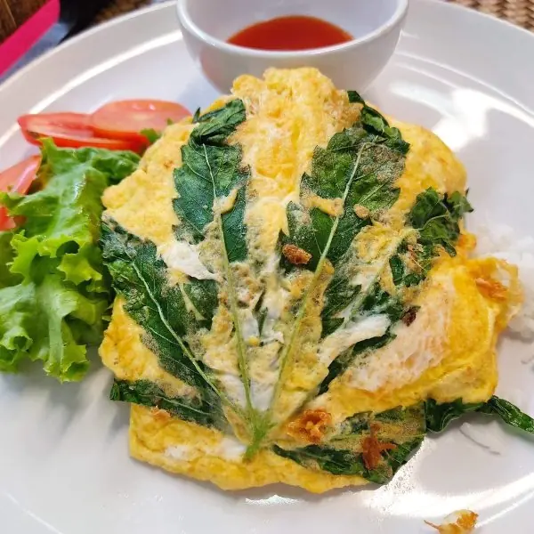 吃完保證嗨？泰國推出一系列超狂「大麻料理」，根本把大麻葉當作九層塔在用！
