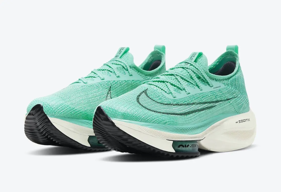 一鞋多穿！嚴選 Nike、adidas 等 3 款高顏值「雙棲跑鞋」，潮流穿搭和運動一次搞定！