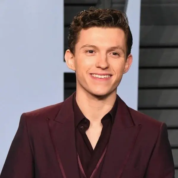 《蜘蛛人》湯姆霍蘭德（Tom Holland）表態想演 007 詹姆士龐德：「我穿西裝很好看！」