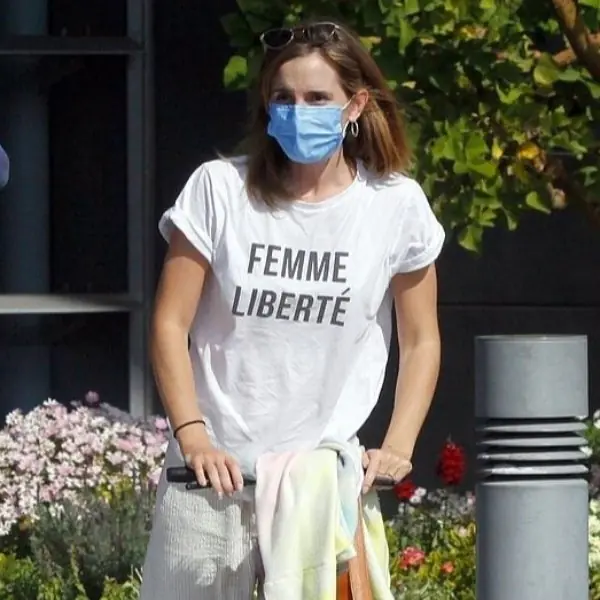 又一女神即將死會？艾瑪華森被爆疑似已與富商男友訂婚，無名指多了定情戒指！