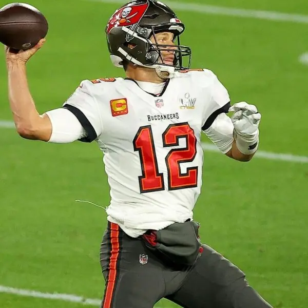 NFL／不老傳奇！43 歲 Tom Brady 第 7 冠到手再創記錄，海盜狂虐酋長勇奪本屆超級盃冠軍