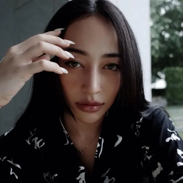 泰辣了！泰國「高顏值女 Rapper 」Gena Desouza 私下潮流裝備比男生還要兇！