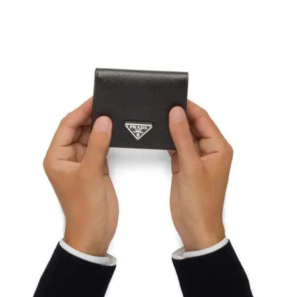 怒尻一波！2021 必買 10 大男生皮夾推薦，盤點 LV、Dior、GUCCI 等潮流人最愛的精品錢包
