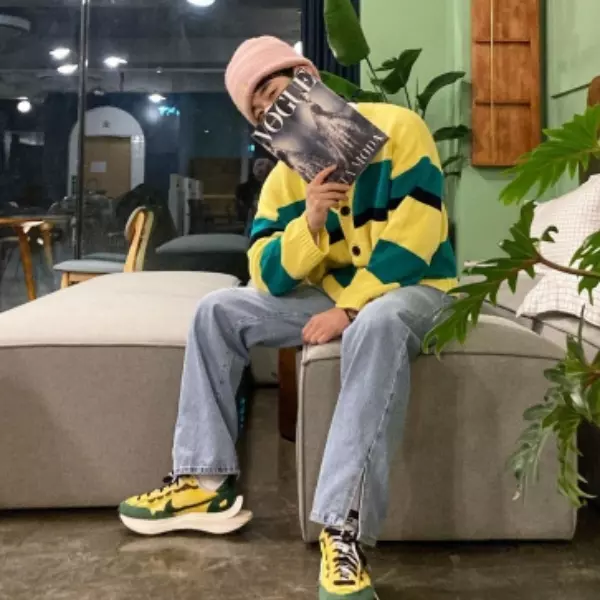 懂買卻不懂穿？關於聯名潮鞋 Sacai x Nike 的 4 點「穿搭秘訣」，保證讓你成為爆款搭配王！