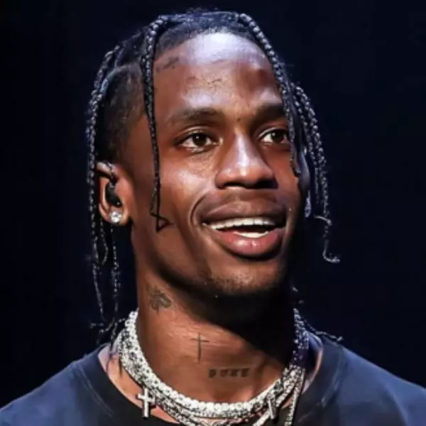 Travis Scott 傻眼？！Nike Dunk「反勾」入手價只要 3000 多台幣，這「細節」似乎也致敬陳冠希？