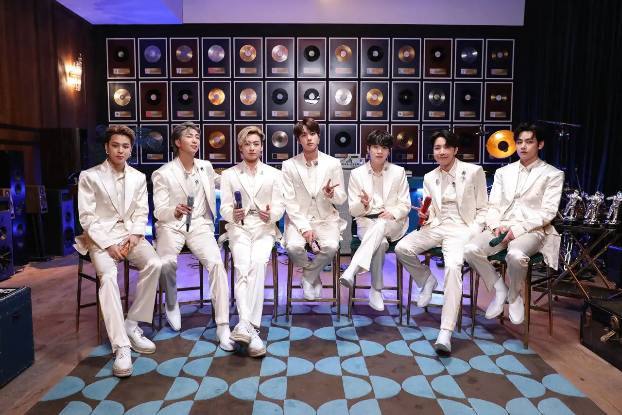 BTS 防彈少年團 4 大穿搭關鍵一定要知道！快看 JIN、SUGA 都怎麼穿 Gucci、Ralph Lauren 等單品～