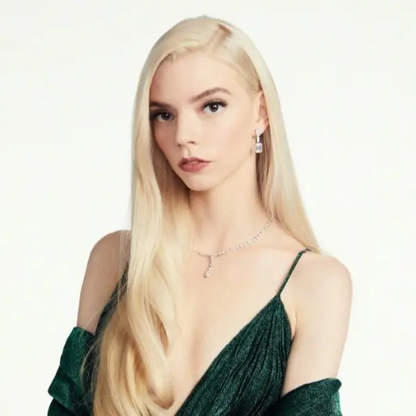 《后翼棄兵》新科視后 Anya Taylor-Joy 金球獎美照，網友：史萊哲林正妹！