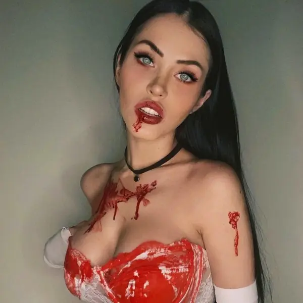真的不是梅根福克斯！巴西女模 Claudia 撞臉女神爆紅，這 3 個妝容就是性感關鍵！