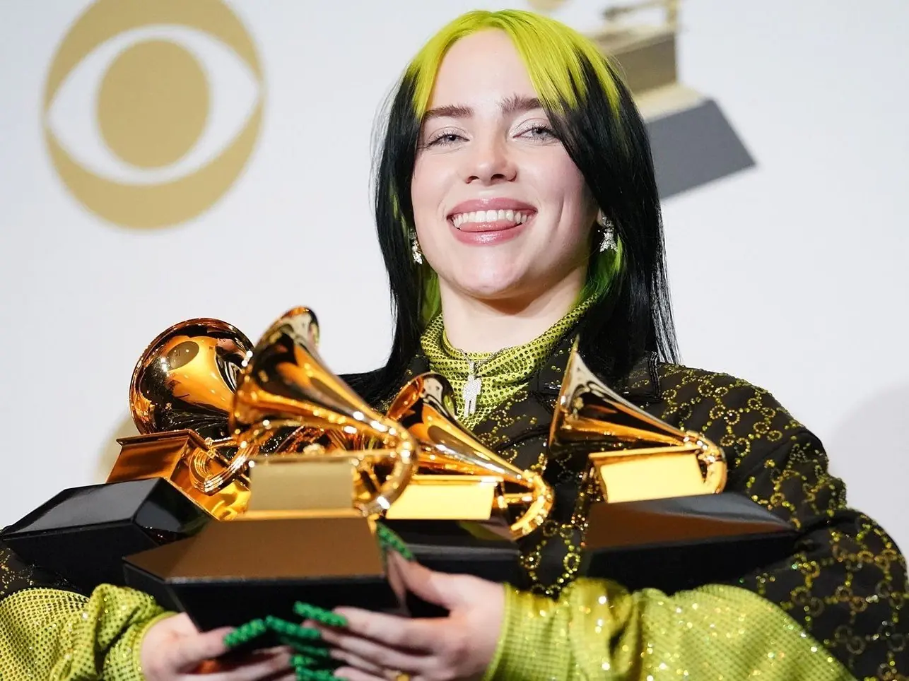 「怪奇比莉」Billie Eilish 到底在紅什麼？看完這 8 大原因你不得不服啊！