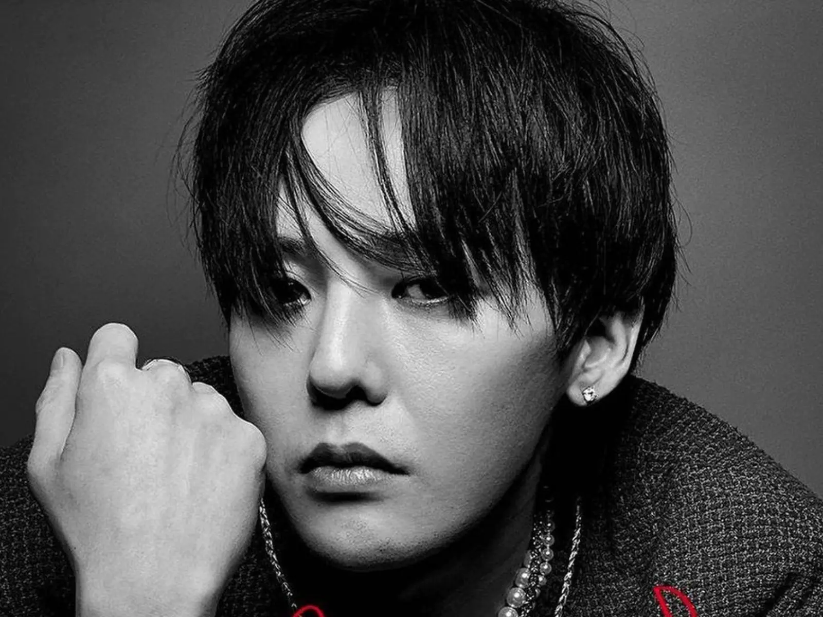 關燈後也想跟 GD 一樣帥？除了重新投胎外，或許可以試試跟他噴同款香水！