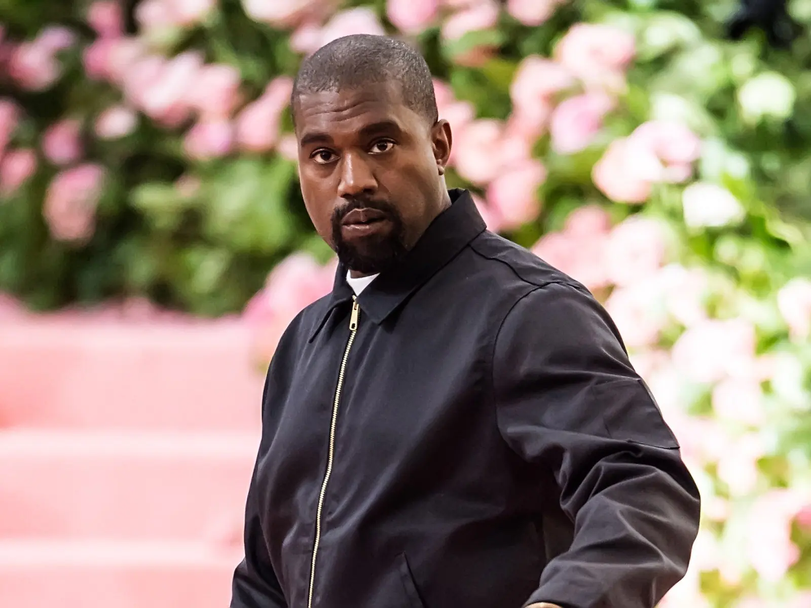 就是狂！肯伊威斯特成為「美國史上最富裕的黑人」，Yeezy 椰子鞋實在賺很大！