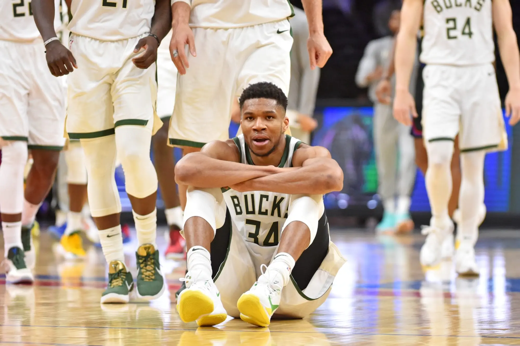 NBA／不尊重對手？字母哥另類「慶祝動作」引發爭議，魔獸不爽：我想對他使用 WWE 摔角技