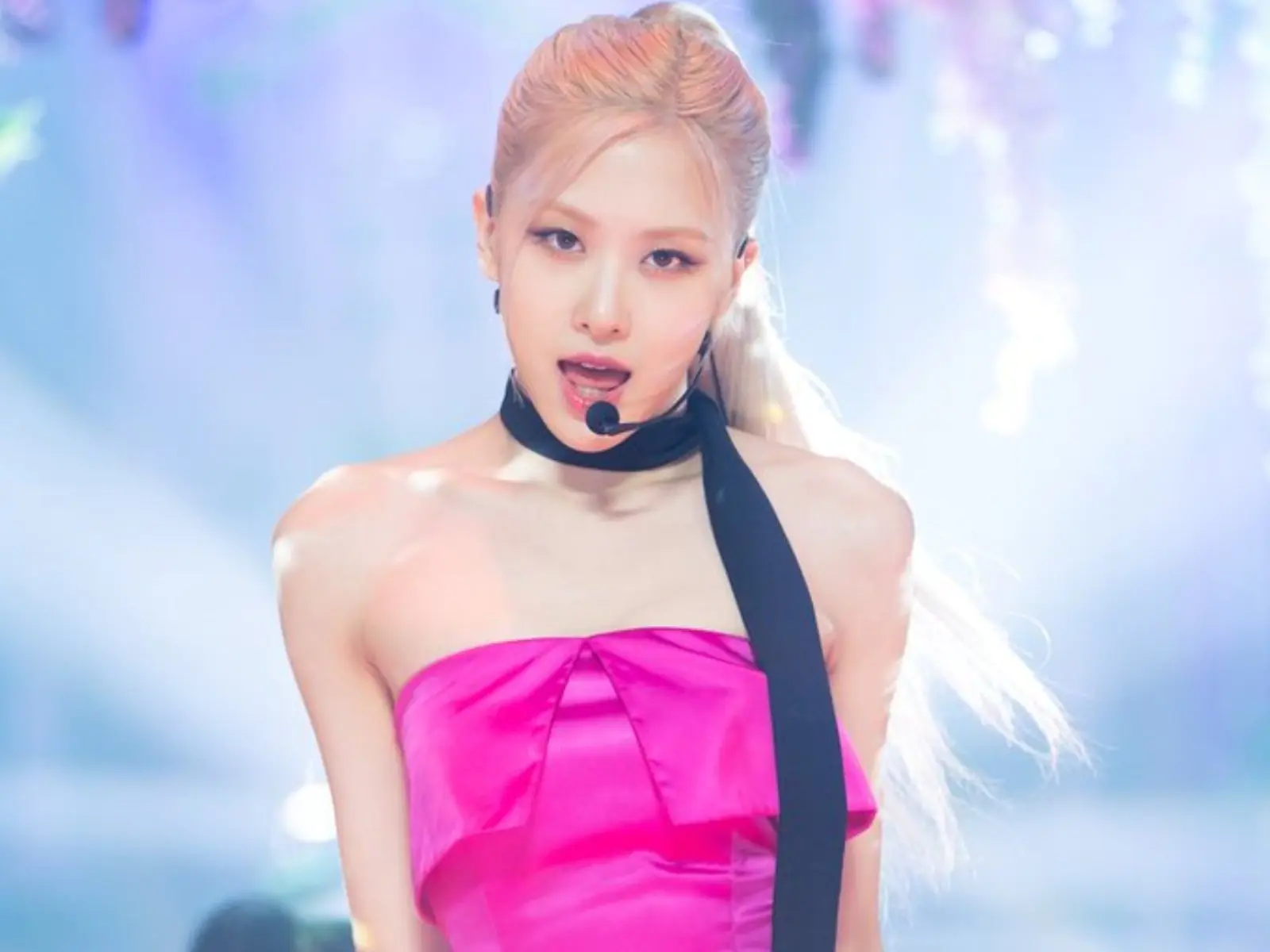 不只長得正，BLACKPINK Rosé 的仙女身材更絕：3 招自律瘦身技巧大公開！