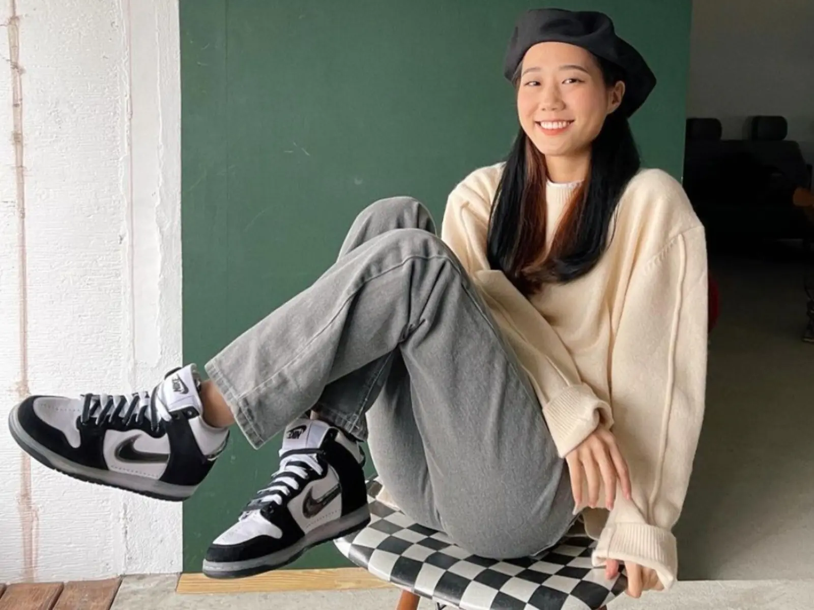 YouTuber 金針菇私下「球鞋收藏」連男生都自嘆不如：Sacai、Dunk 根本小菜一碟！