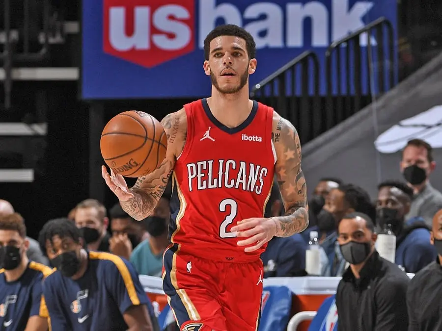 NBA／大前輩認證！魔術強森公開讚賞「球哥」Lonzo Ball：現役沒有控衛球商比他還高