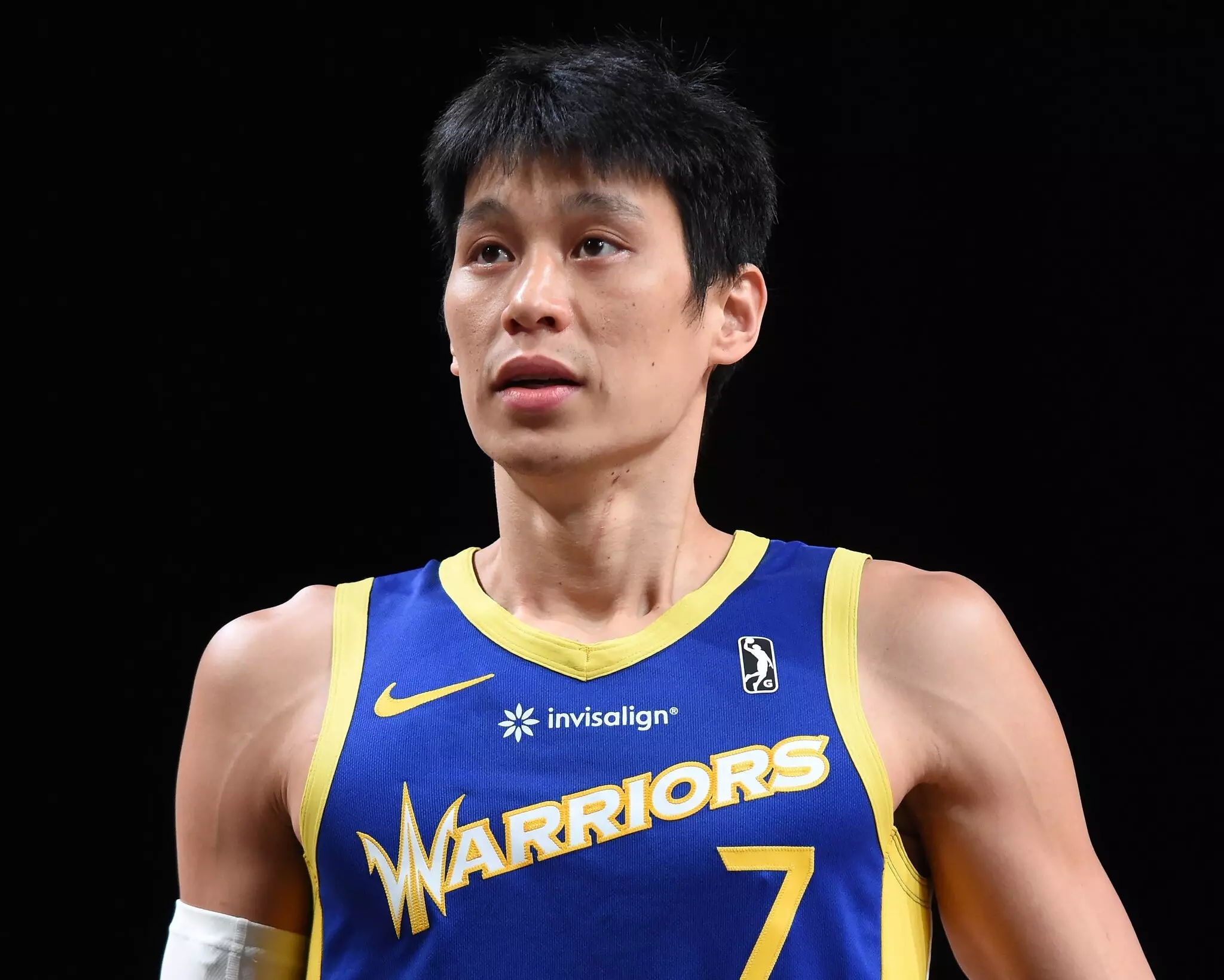 還是沒人要！林書豪 NBA 季中交易截止仍乏人問津，勇士空出 2 名額卻未簽他