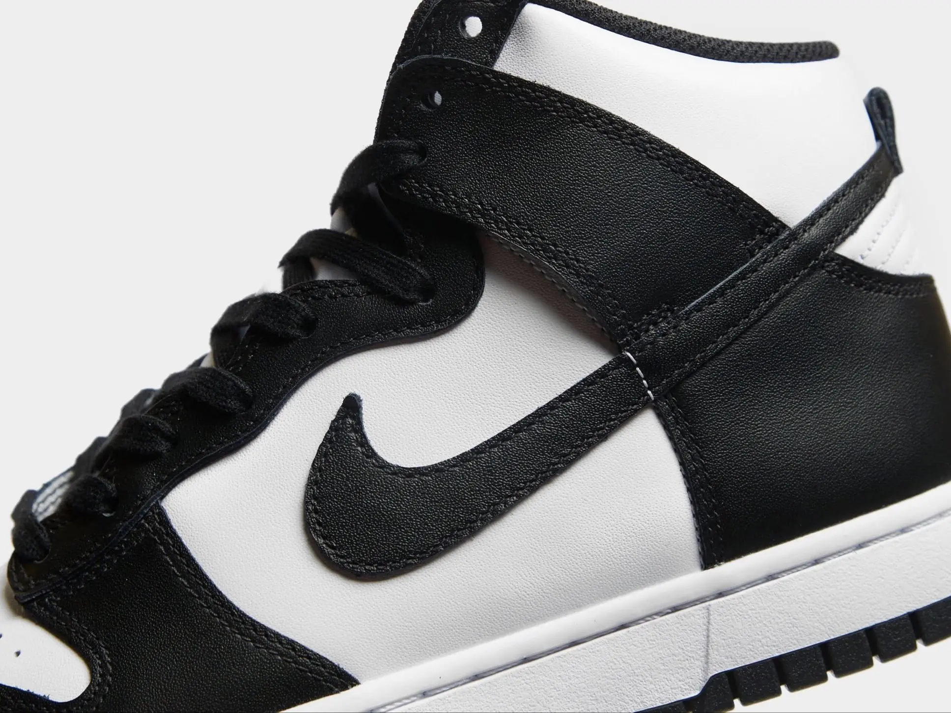 推薦 3 款 2021 年必入手「不聯名也很可以」的 Nike Dunk，就連你最愛的「黑白熊貓」也有！