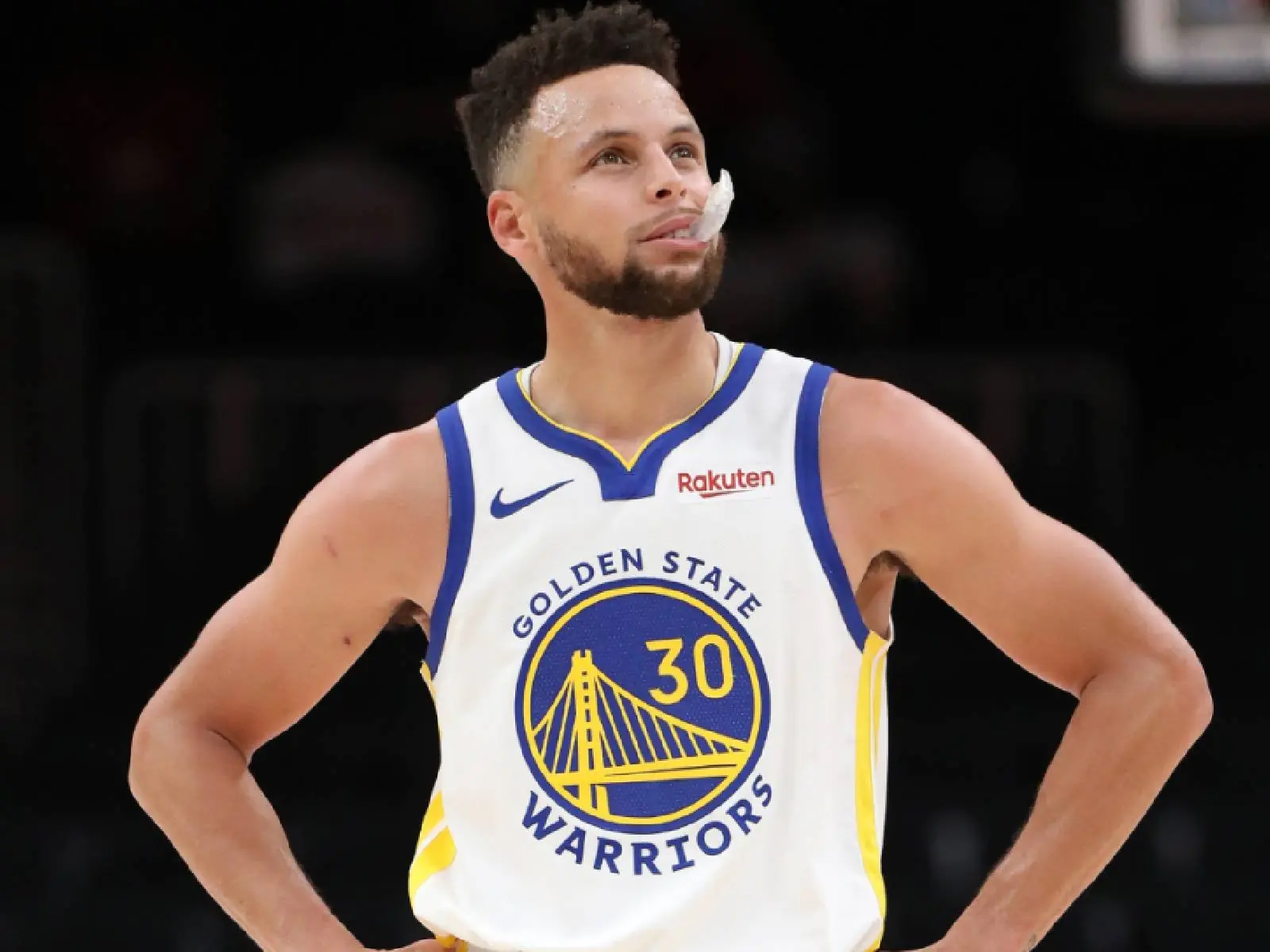 NBA／準得跟鬼一樣！ Curry 狂射 10 顆三分球轟下 49 分榮登聯盟得分王，甚至超越「黑曼巴」Kobe Bryant