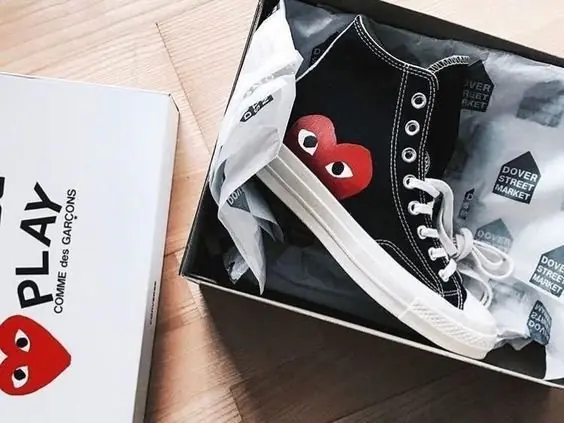 Travis Scott 都愛的川久保玲 x Converse 究竟有何魅力？編輯剖析「這 3 點主因」讓鞋迷都暴動！