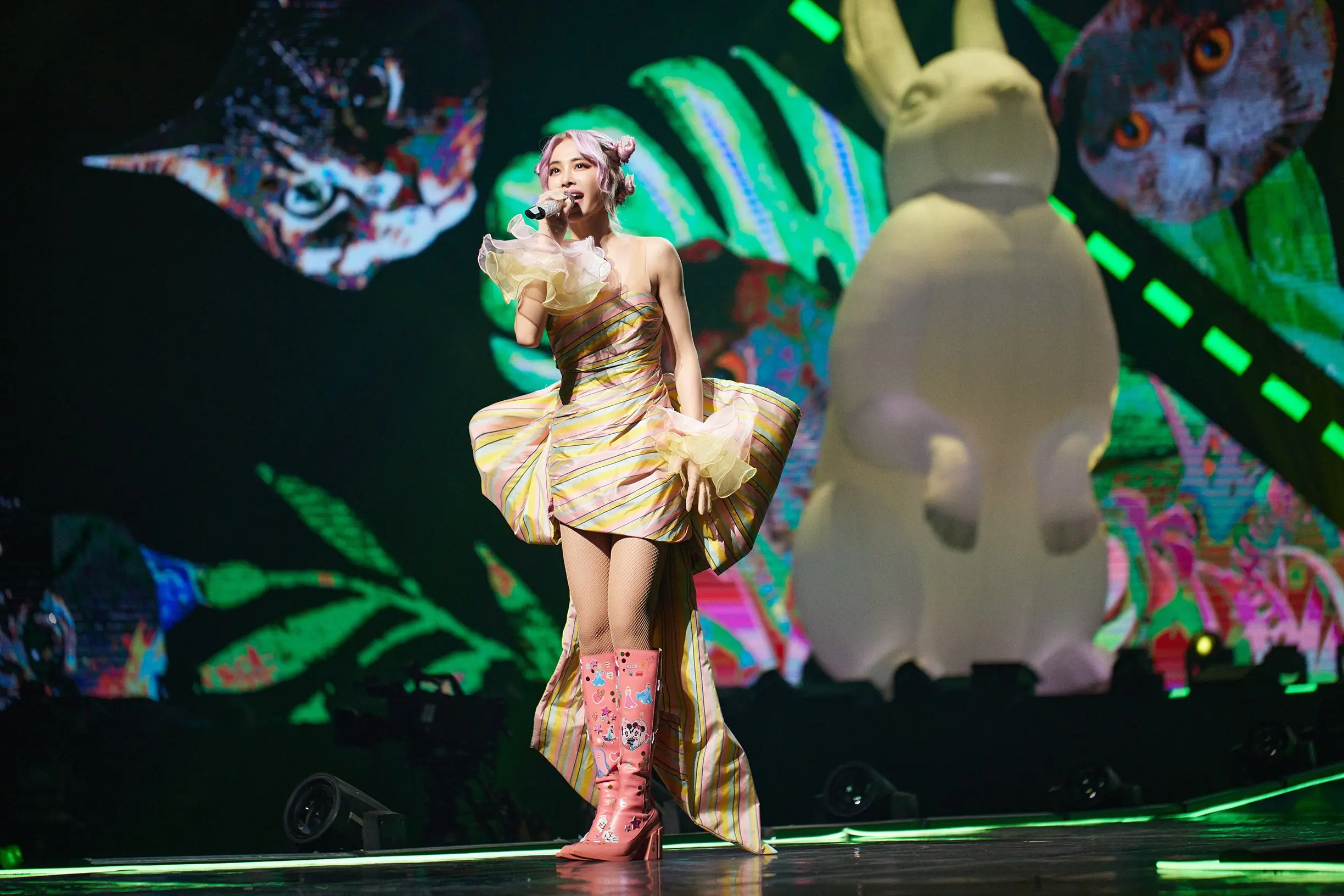 蔡依林演唱會！以MOSCHINO 2021早秋系列，化身大藝術家！