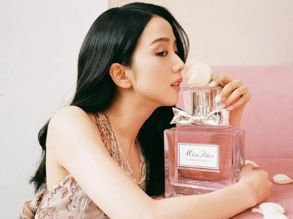 Dcard 票選經典熱賣「人生第一支香水」推薦：Jo Malone 小蒼蘭、Chanel N°5、Diptyque、Chloe！