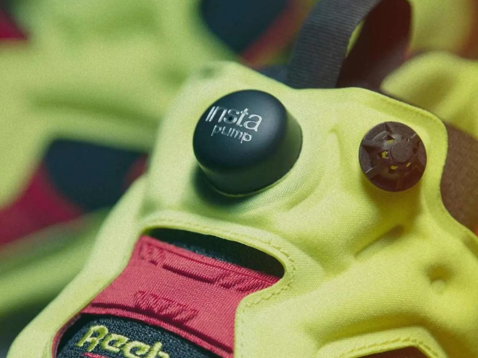 這配色 2021 再復刻！爆款 Reebok INSTAPUMP  FURY「這配色」太受歡迎，關鍵是因為這 2 點～