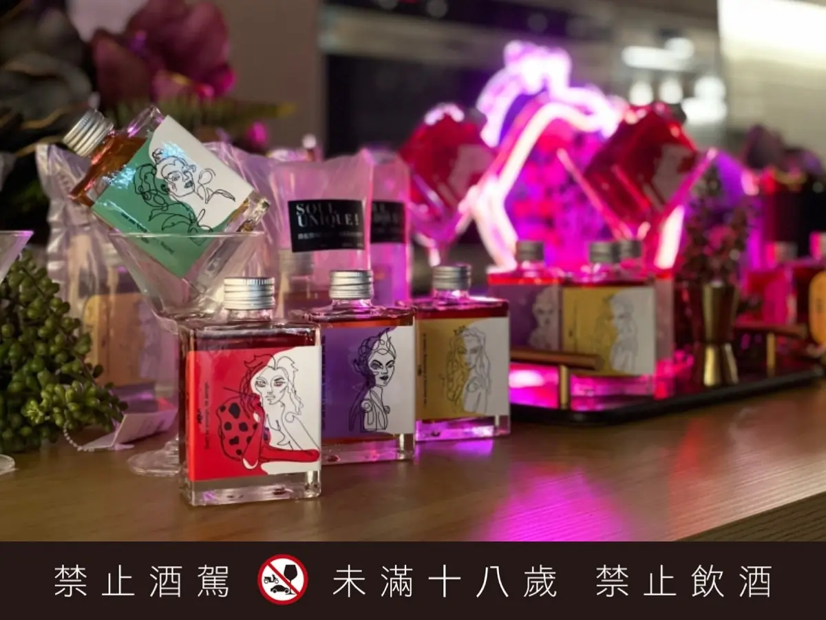 HOLA x WAT 聯名推「迪士尼反派」時尚調酒，黑魔女、庫伊拉等 4 款口味喝好喝滿