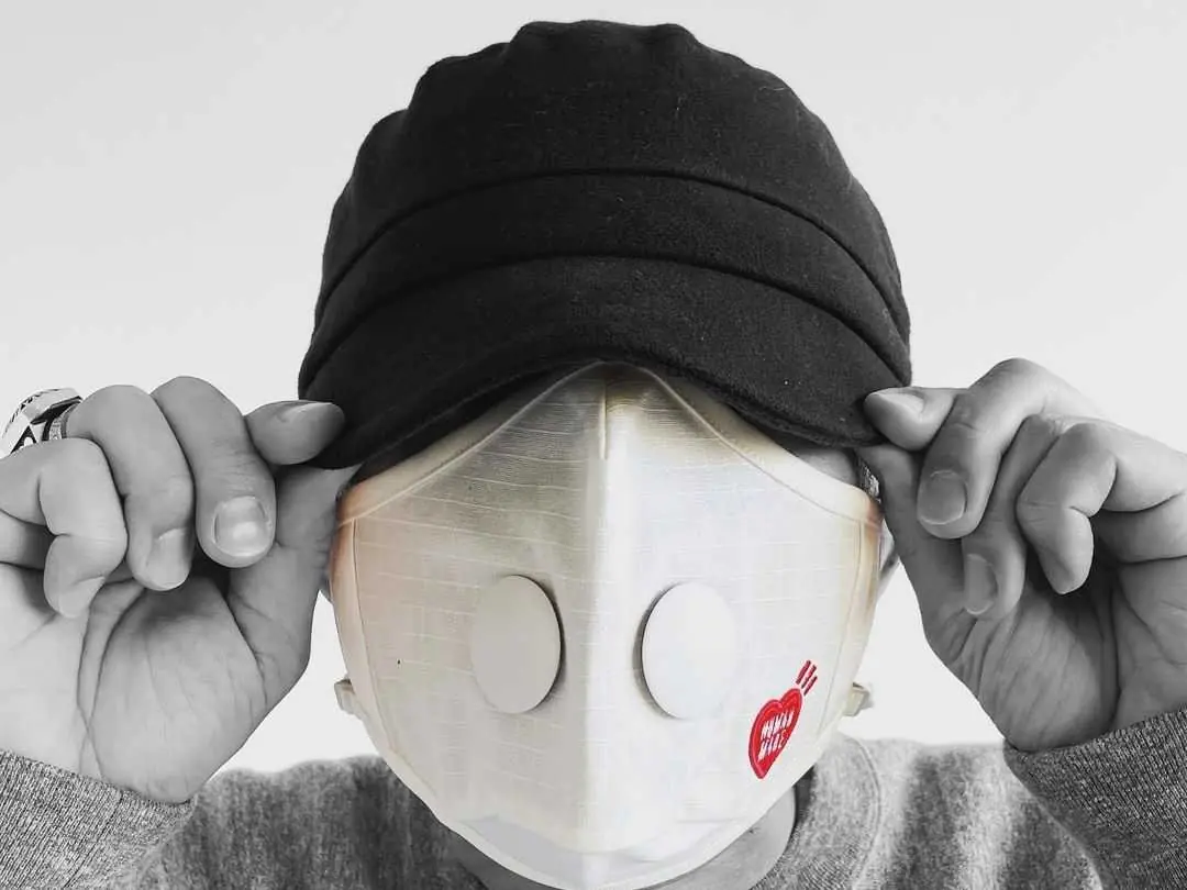 BAPE、UNIQLO 等 3 款「潮流口罩」推薦，一起對抗 COVID-19 新冠肺炎本土警報！