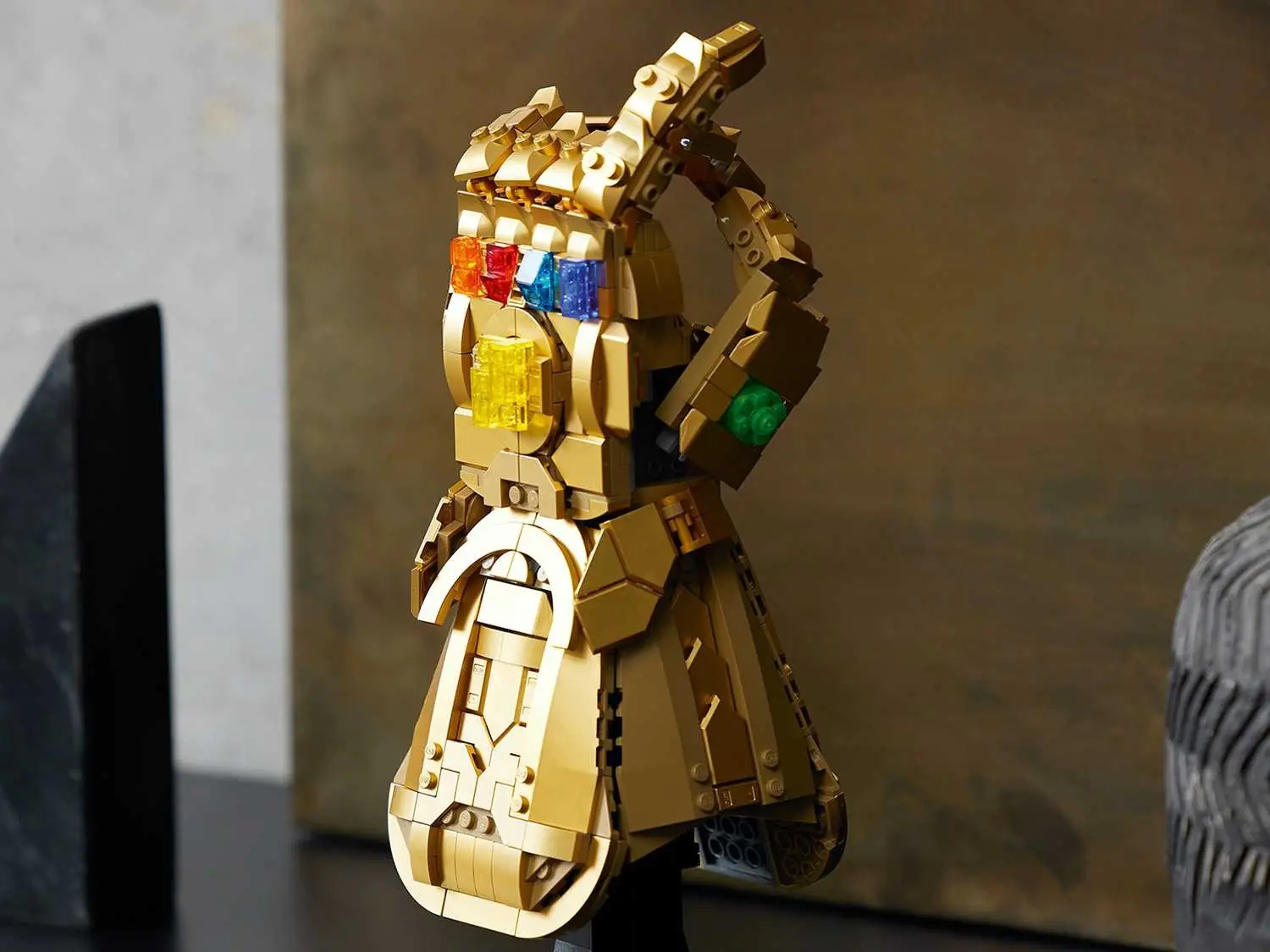居家防疫就靠「這 4 款」樂高 LEGO 殺時間，復仇者聯盟無限手套、法拉利樂高超欠收藏！